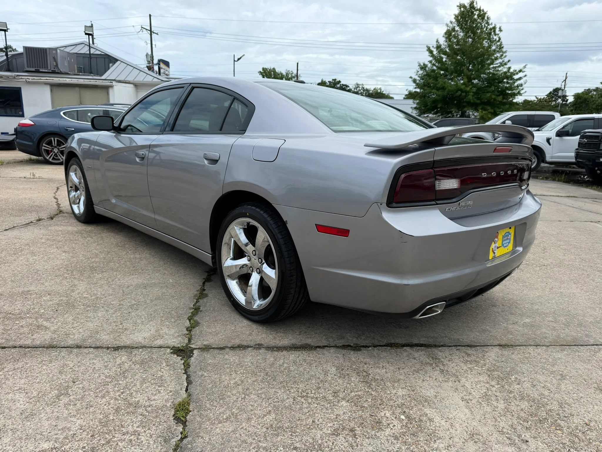 Used 2011 Dodge Charger R/T w/ Wheels & Tunes Group RWD image 3