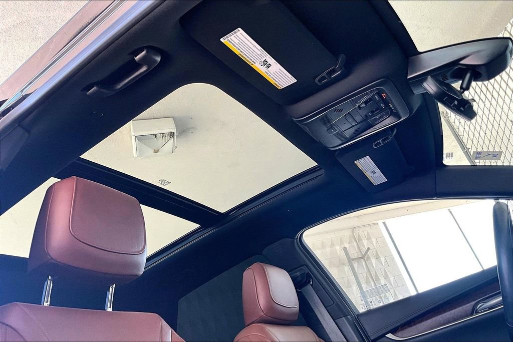 Used 2023 Cadillac XT5 Premium Luxury w/ Technology Package FWD image 14