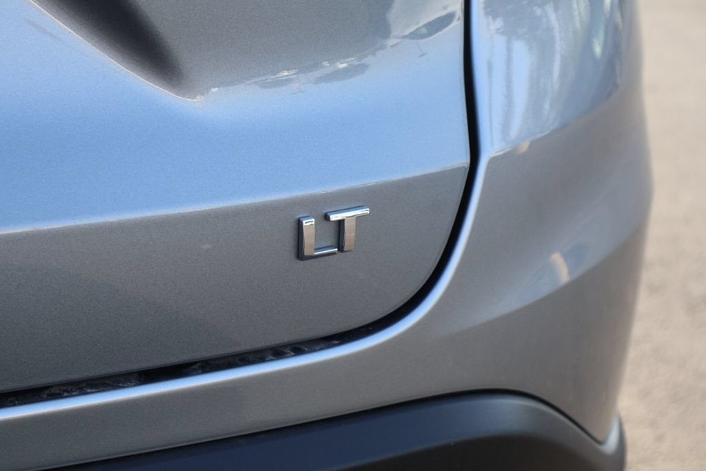 Used 2025 Chevrolet Trax LT w/ LT Convenience Package FWD image 17