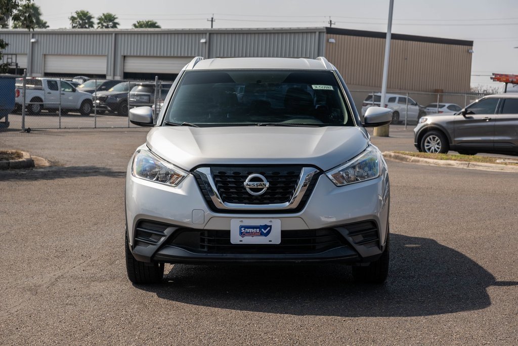 Used 2018 Nissan Kicks SV image 2