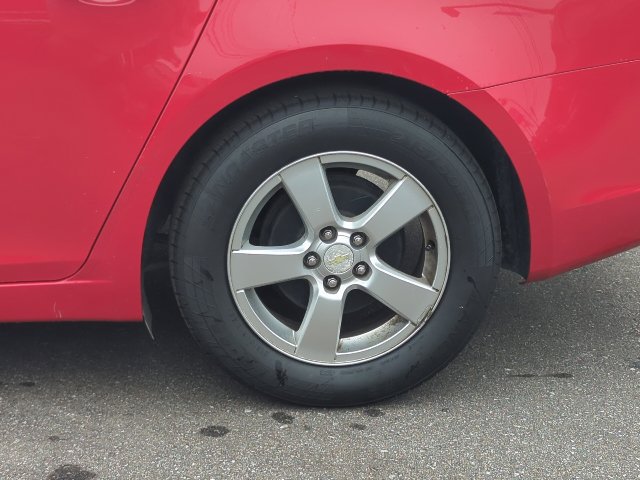 Used 2015 Chevrolet Cruze LT FWD image 28
