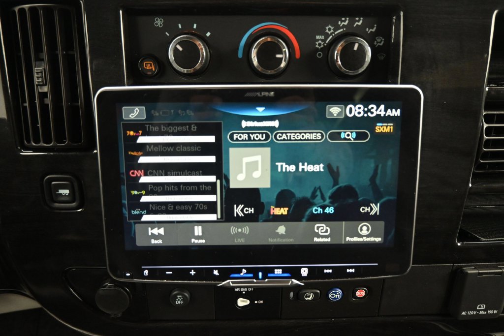 Used 2023 Chevrolet Express 2500 RWD image 20