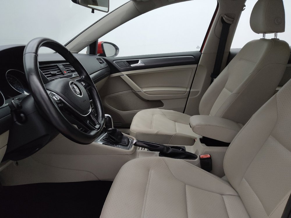 Used 2018 Volkswagen Golf SE image 17