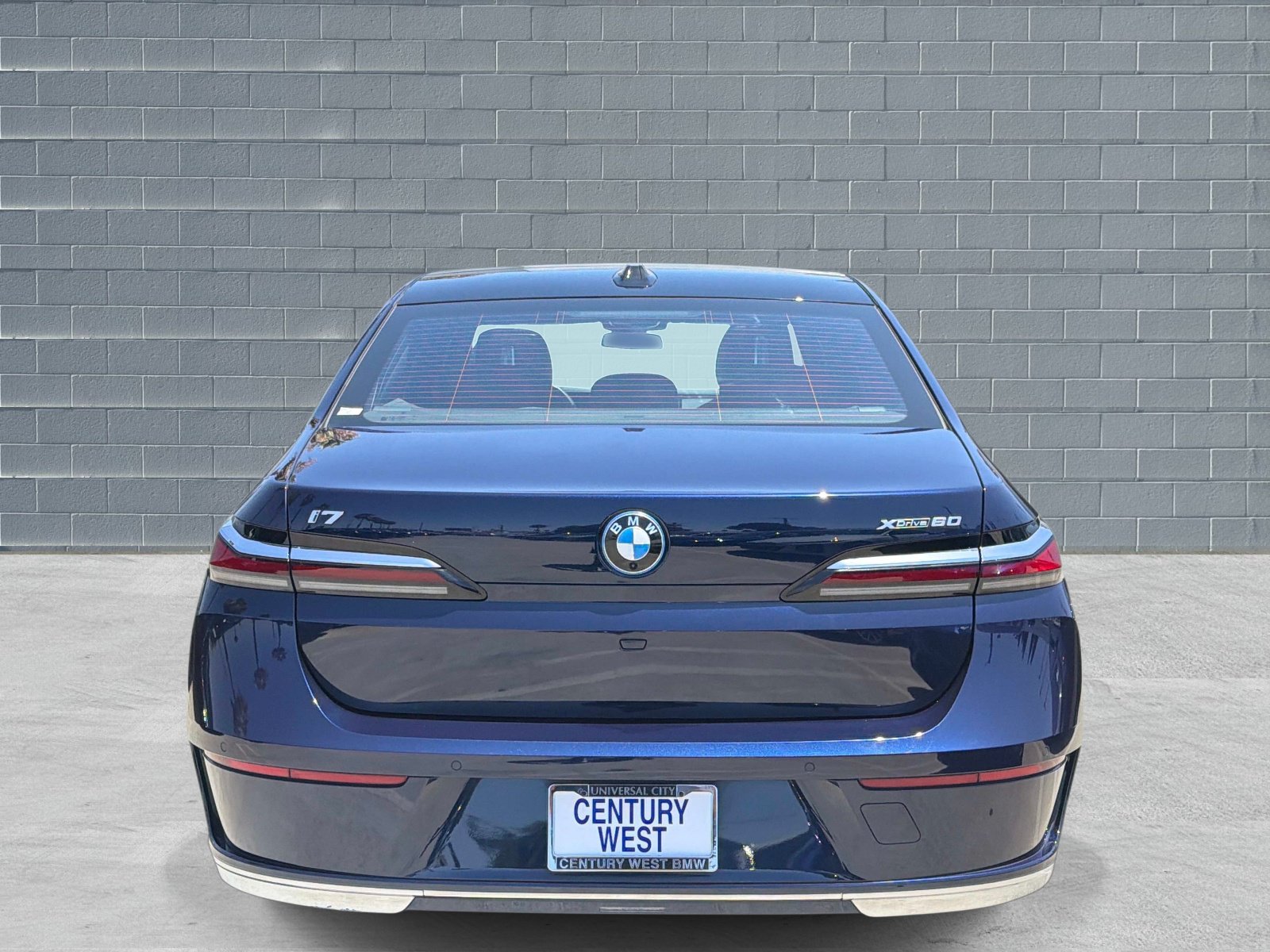 Used 2023 BMW i7 xDrive60 AWD/4WD image 4