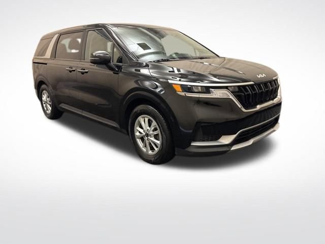 Used 2024 Kia Carnival LX FWD image 3