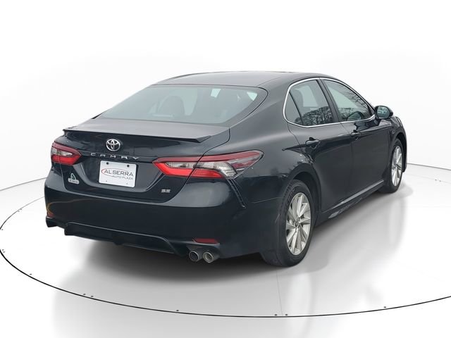 Used 2024 Toyota Camry SE image 4