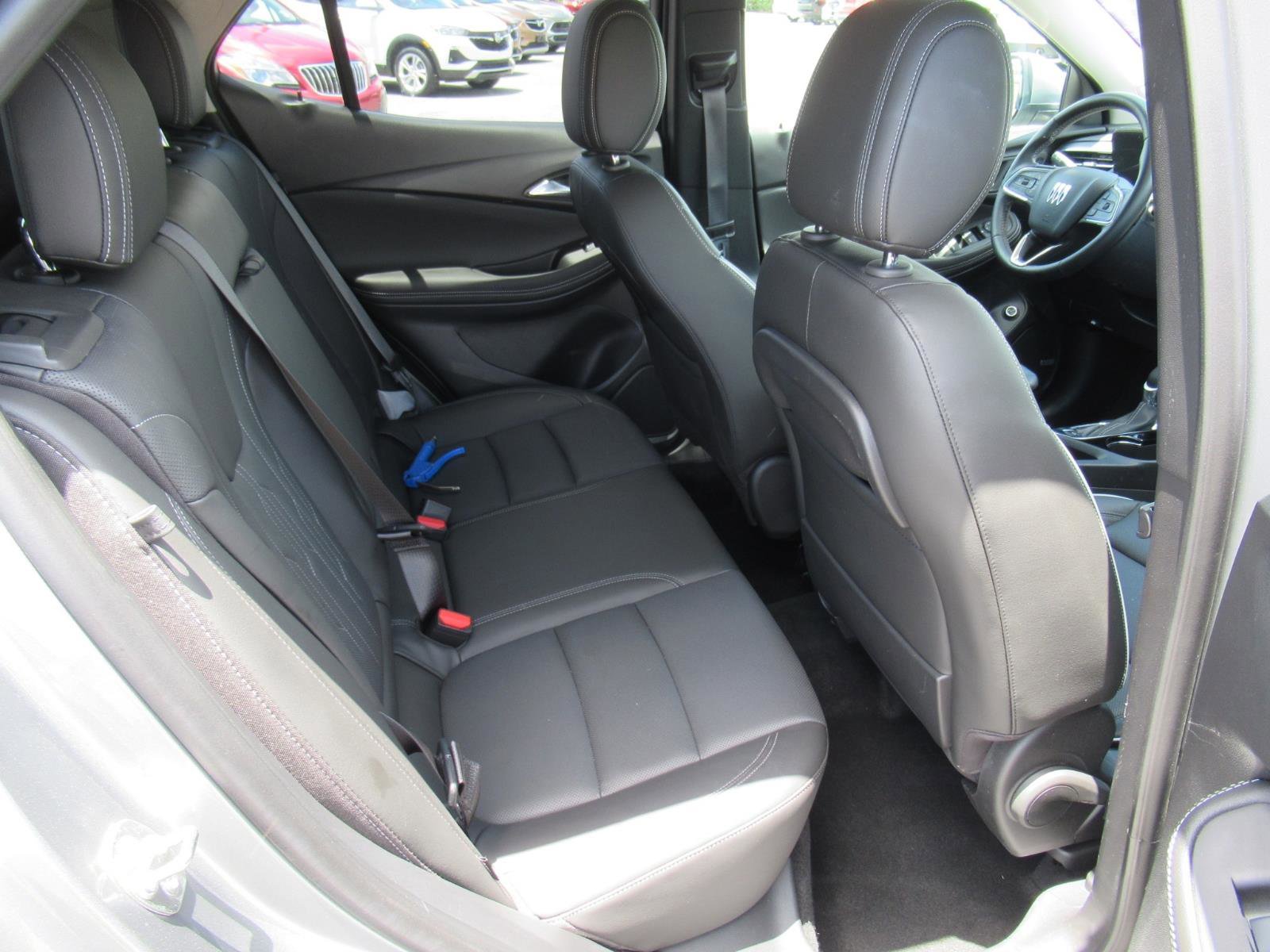 Used 2025 Buick Encore GX Avenir w/ Avenir Technology Package AWD/4WD image 30