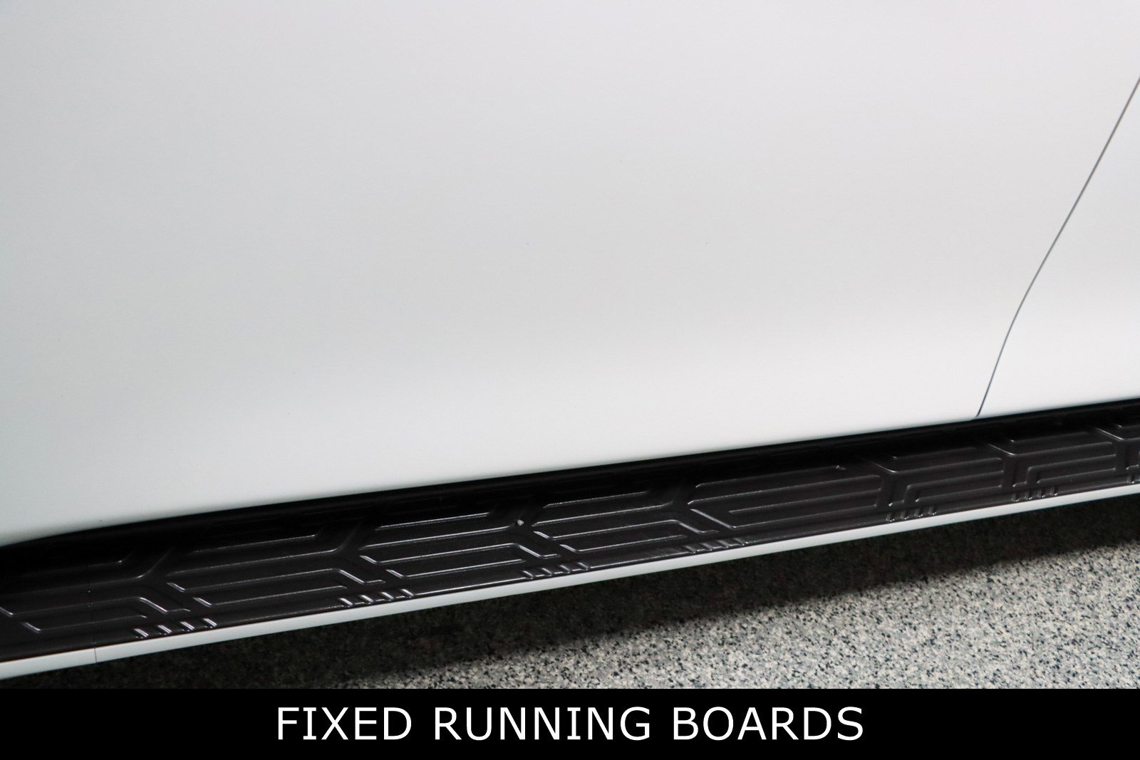 Used 2024 Nissan Armada SL w/ Captain's Chairs Package image 12