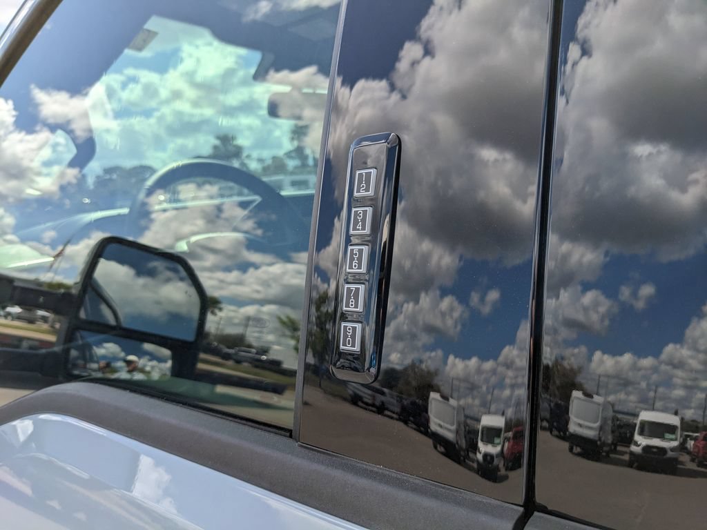 New 2026 Ford F250 Platinum AWD/4WD image 18