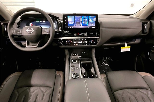 New 2026 Nissan Pathfinder Platinum image 5