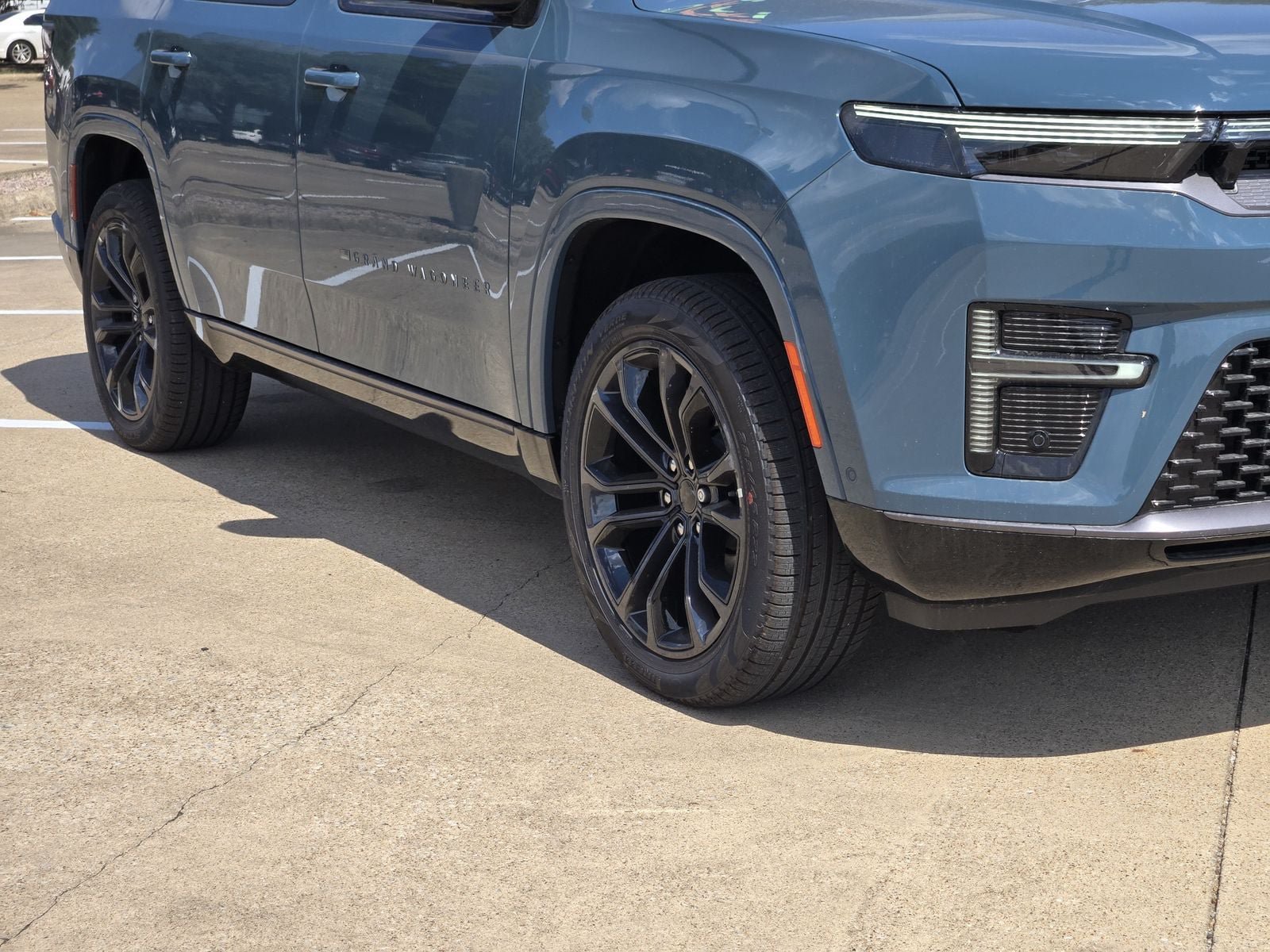 New 2026 Jeep Grand Wagoneer Summit AWD/4WD image 11