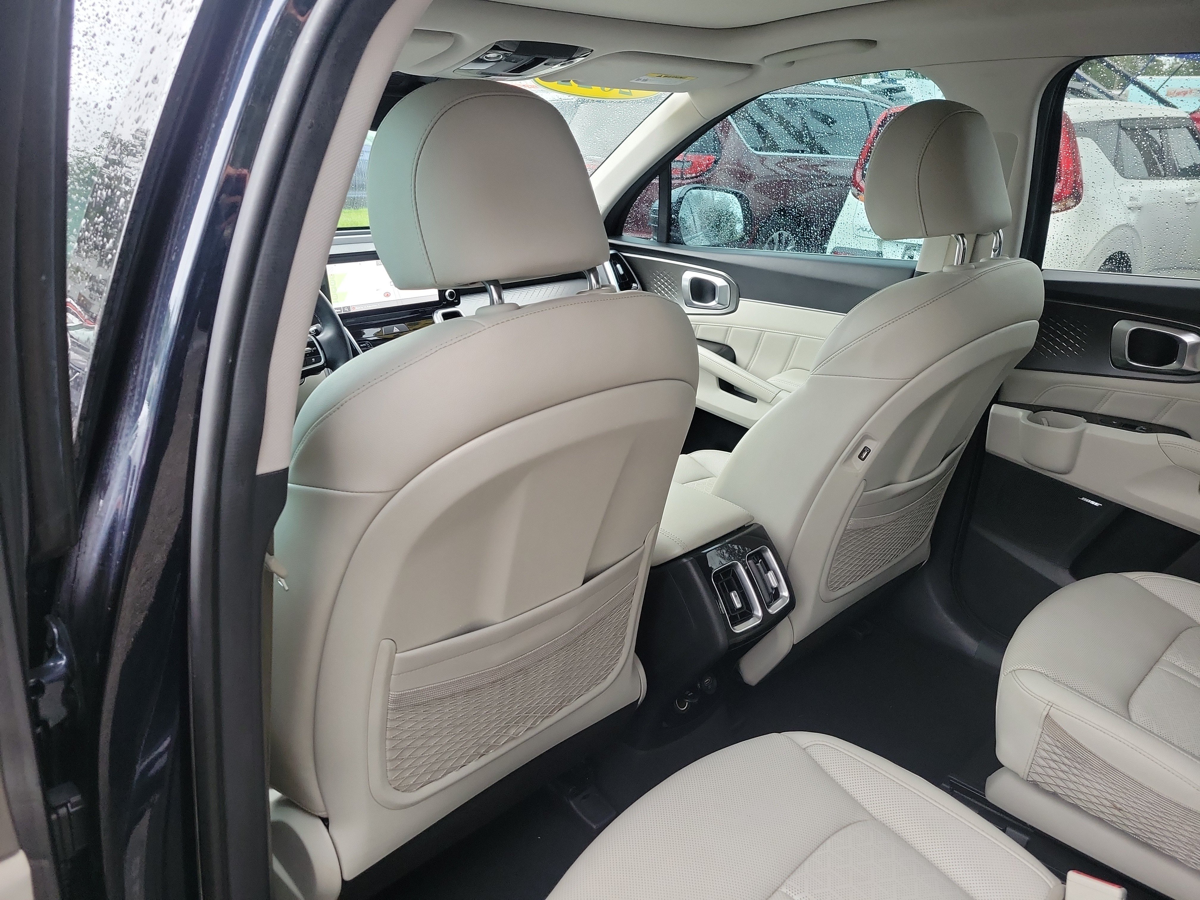 Certified 2022 Kia Sorento SX Prestige w/ Panoramic Sunroof Package AWD/4WD image 15