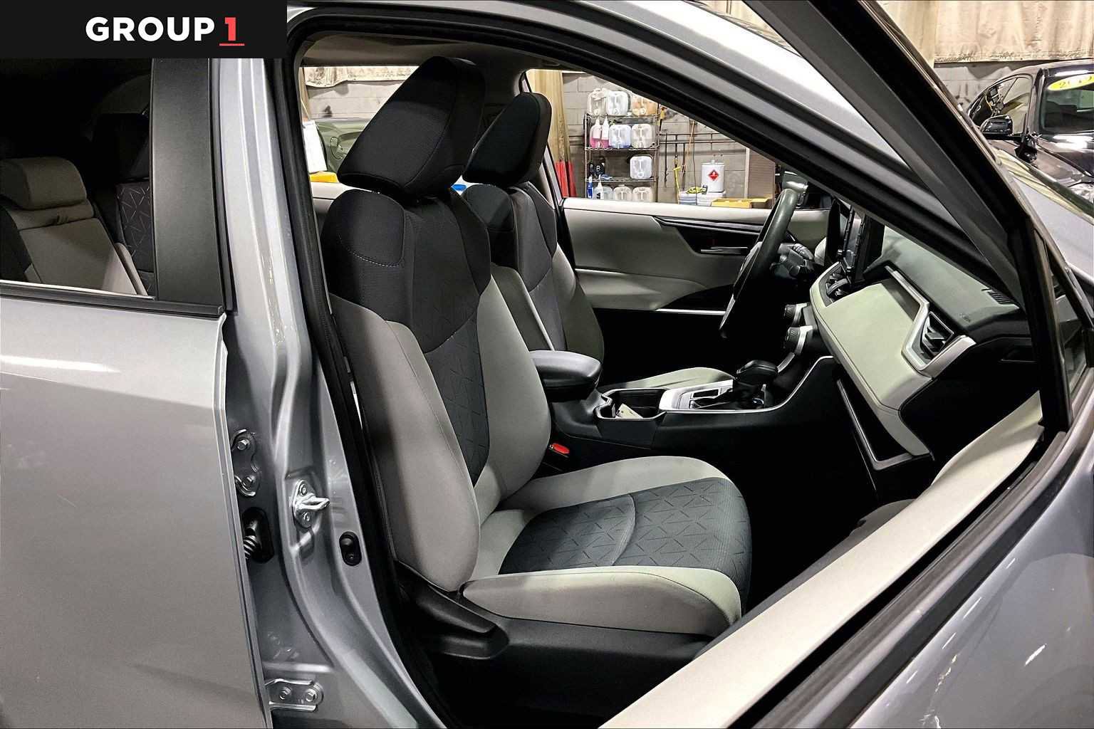 Certified 2020 Toyota RAV4 XLE w/ Convenience Package image 9