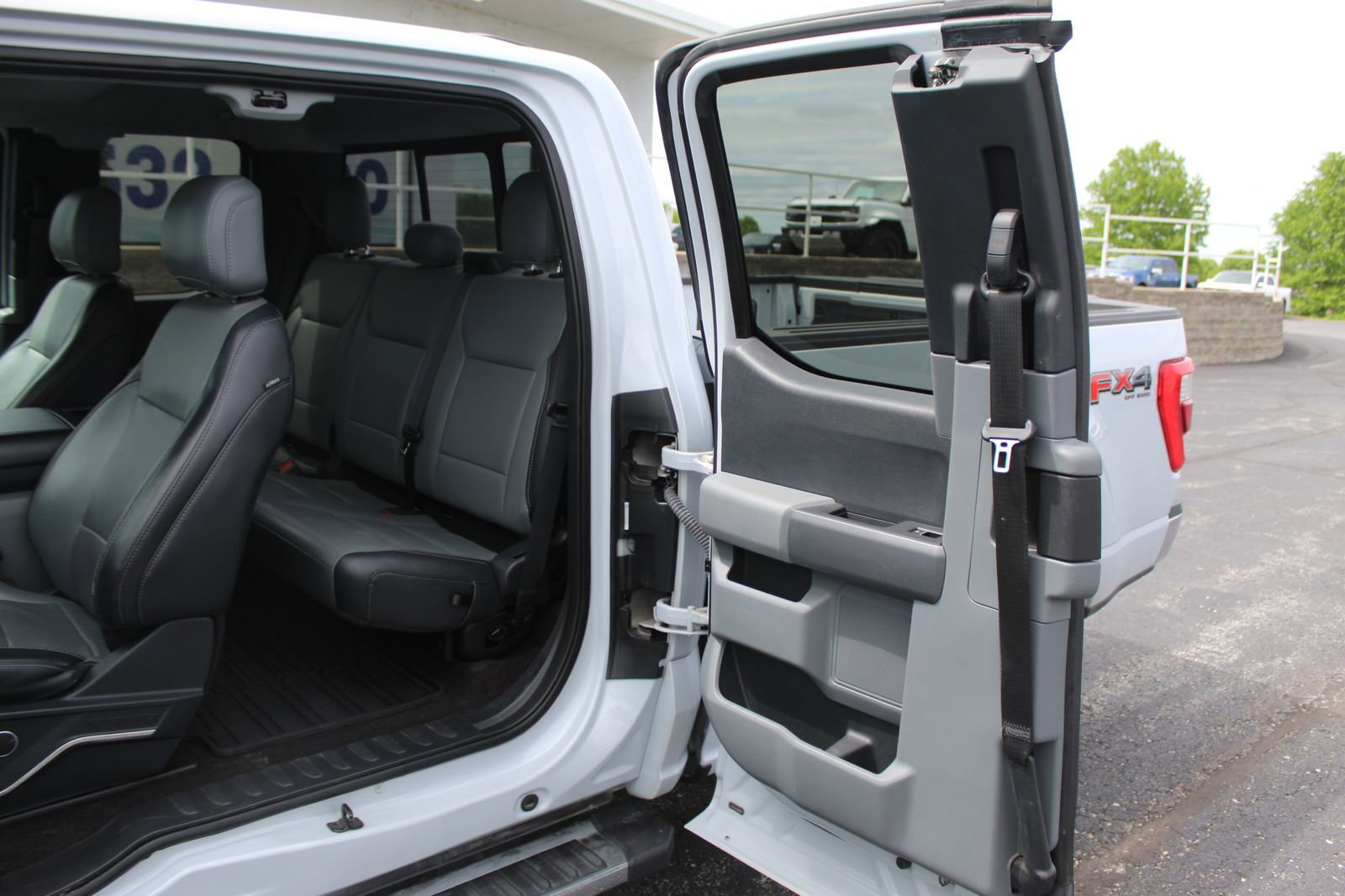 Used 2021 Ford F150 Lariat w/ Max Trailer Tow Package AWD/4WD image 25