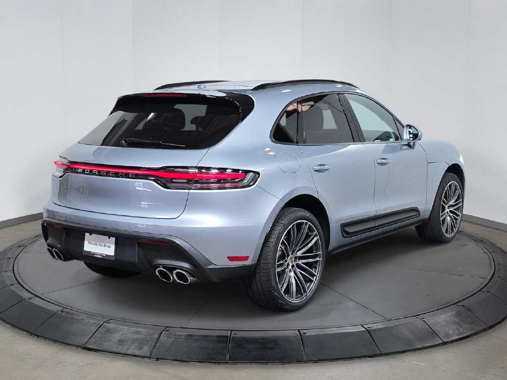 Certified 2026 Porsche Macan AWD/4WD image 7