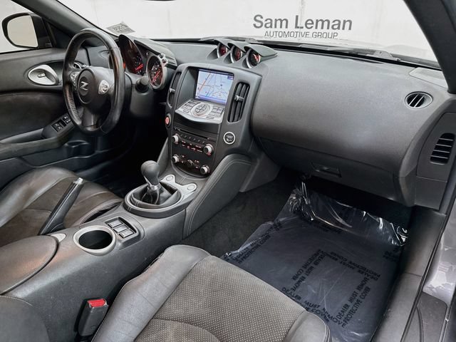 Used 2017 Nissan 370Z Touring RWD image 24