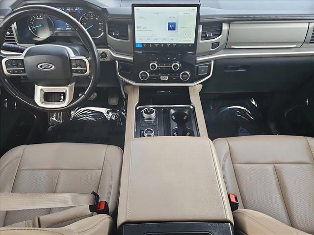 Used 2023 Ford Expedition Max XLT image 18