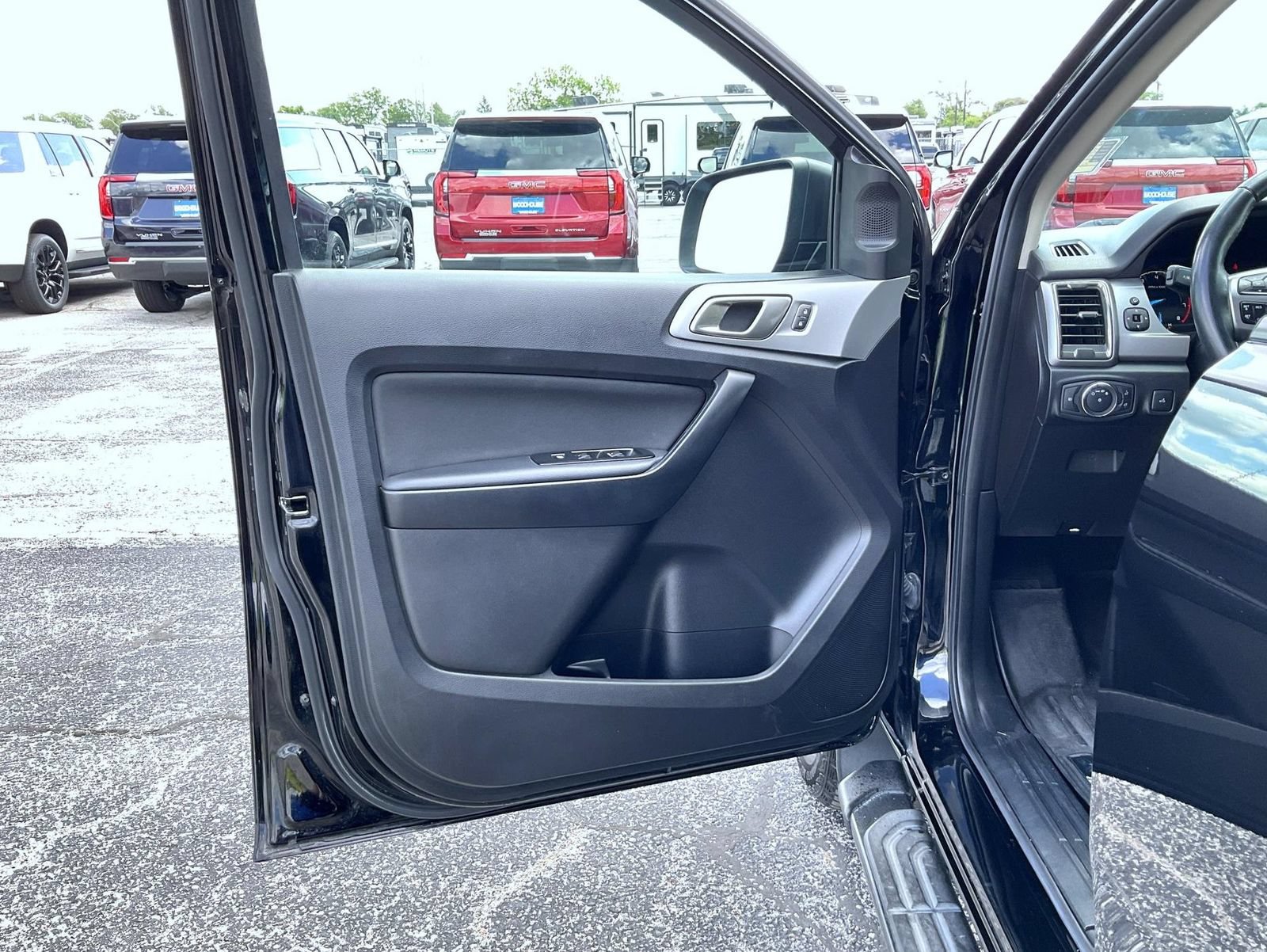 Used 2019 Ford Ranger XLT w/ Equipment Group 302A Luxury AWD/4WD image 9