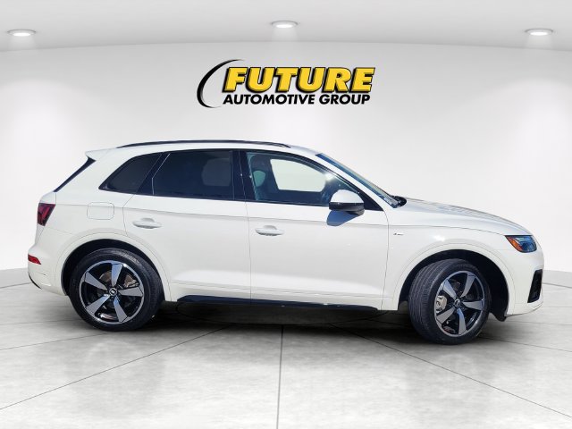 Used 2022 Audi Q5 2.0T Premium Plus w/ Premium Plus Package AWD/4WD image 3