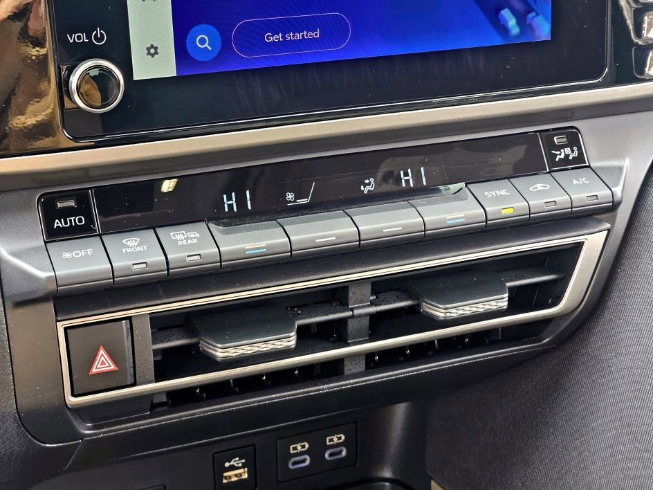 Used 2025 Toyota Camry LE image 24