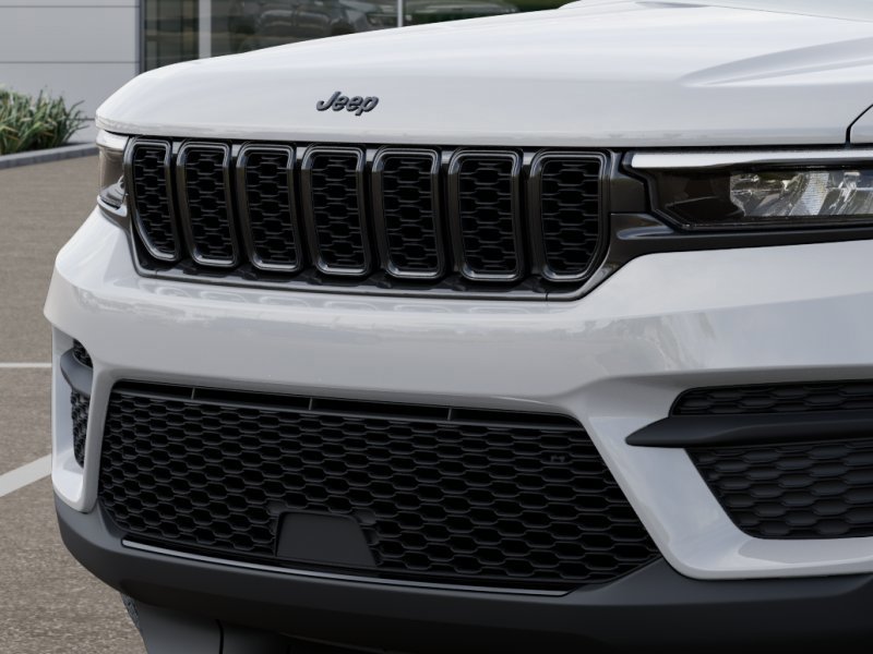 New 2025 Jeep Grand Cherokee Altitude image 11