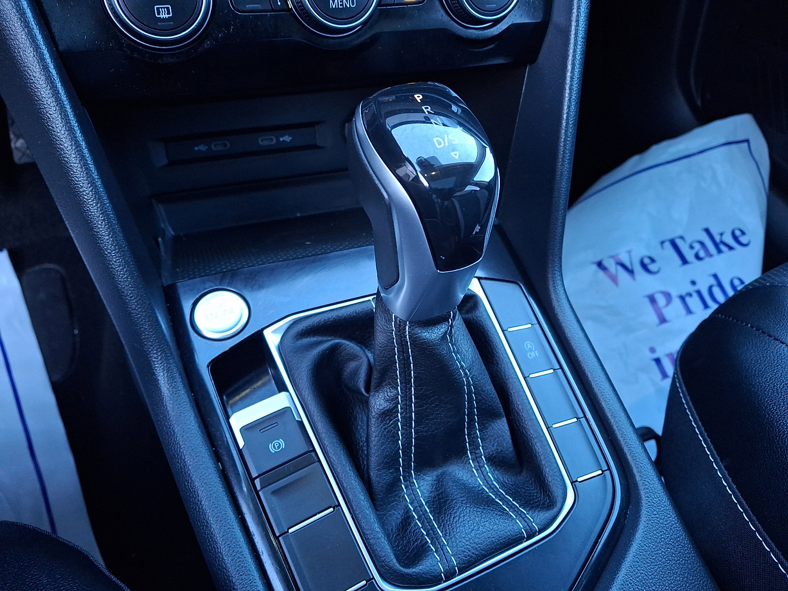 Used 2022 Volkswagen Taos SEL image 18