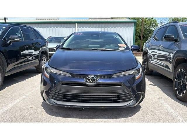 Used 2026 Toyota Corolla LE FWD image 2