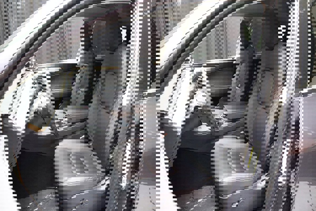 Used 2023 Tesla Model Y Long Range image 40