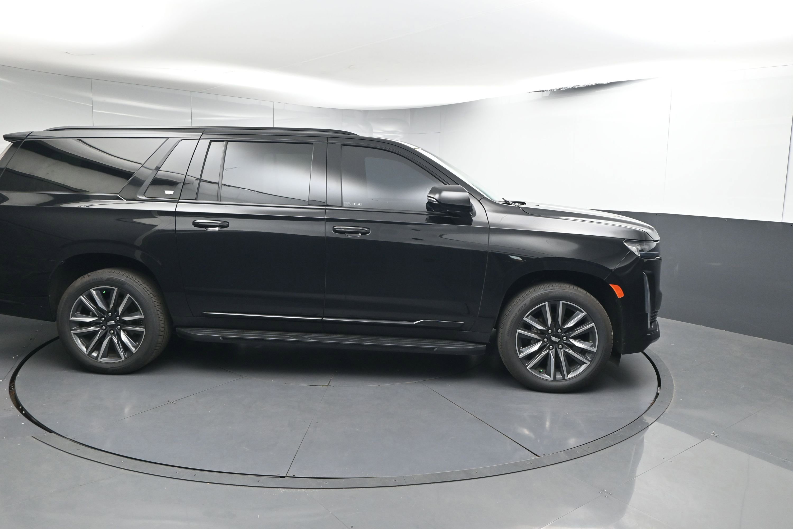 Used 2023 Cadillac Escalade ESV Sport image 21