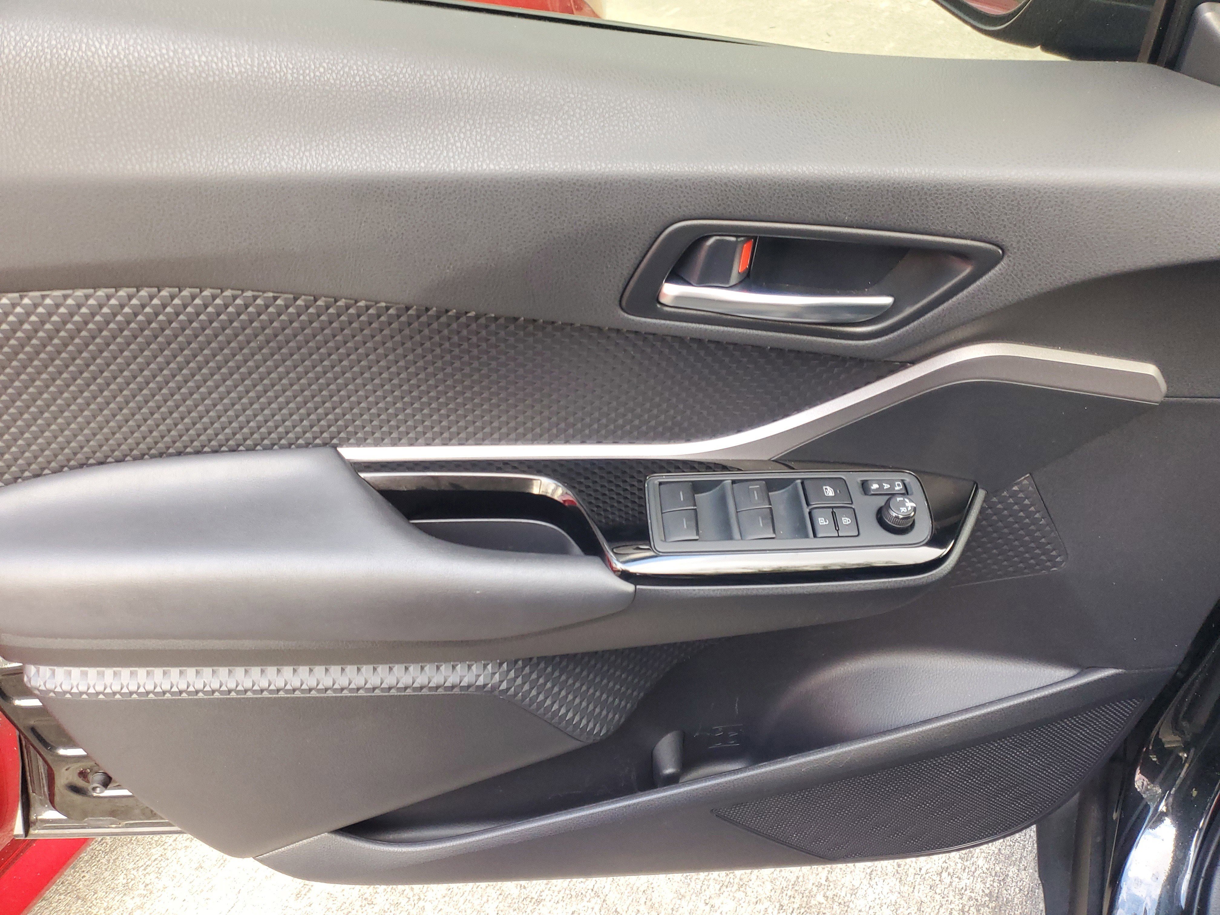 Certified 2022 Toyota C-HR Nightshade image 17