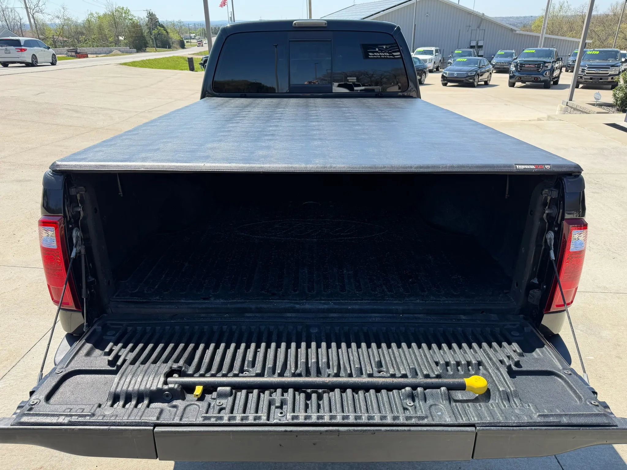 Used 2015 Ford F350 Lariat w/ Lariat Ultimate Package AWD/4WD image 46