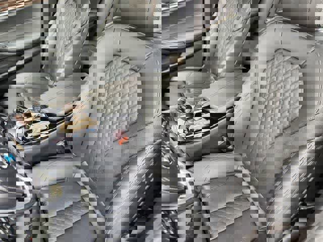 Used 2021 BMW 530i xDrive w/ Convenience Package image 11