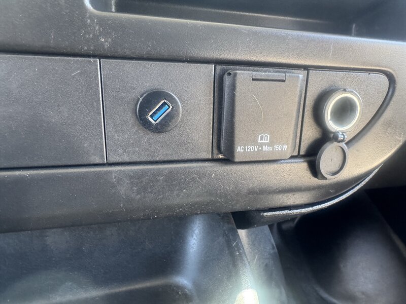 Used 2017 Chevrolet Express 2500 RWD image 17