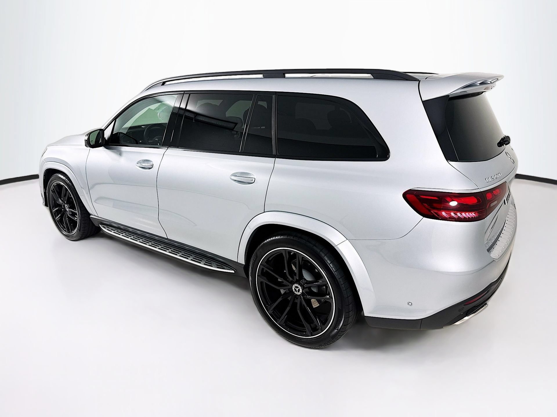 Used 2026 Mercedes-Benz GLS 580 4MATIC image 6