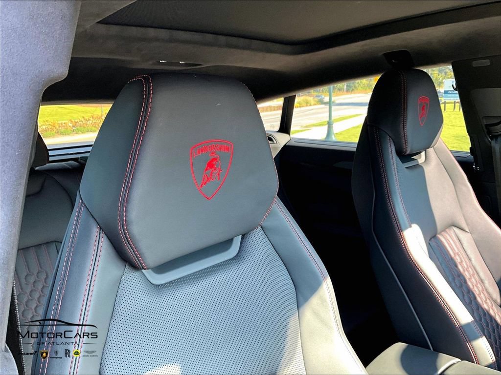 Used 2025 Lamborghini Urus Performante AWD/4WD image 32