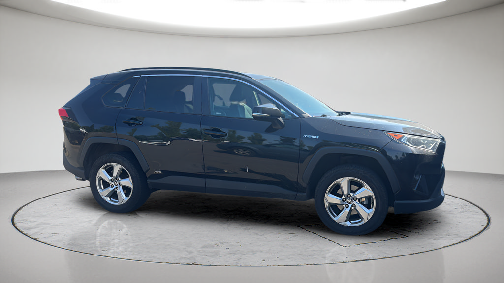 Used 2021 Toyota RAV4 XLE Premium AWD/4WD image 3