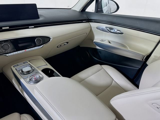 Used 2023 Genesis GV70 2.5T w/ Select Package image 25