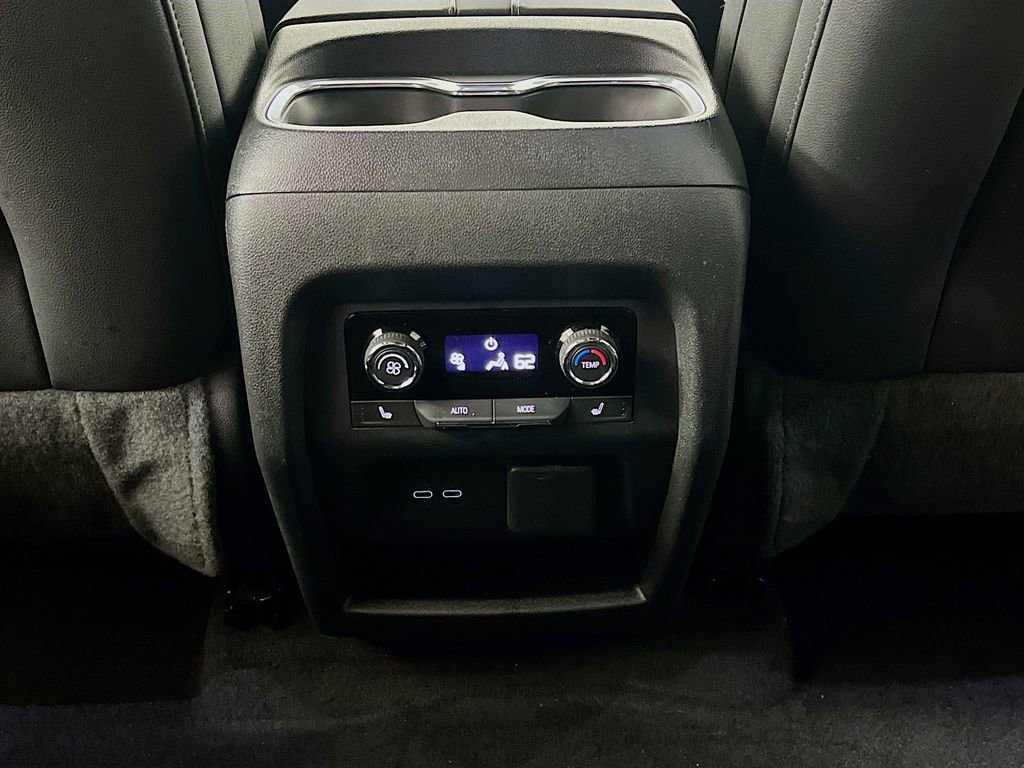 Used 2024 Chevrolet Traverse RS image 26