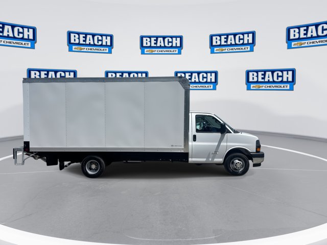 New 2026 Chevrolet Express 4500 w/ Power Convenience Package RWD image 9