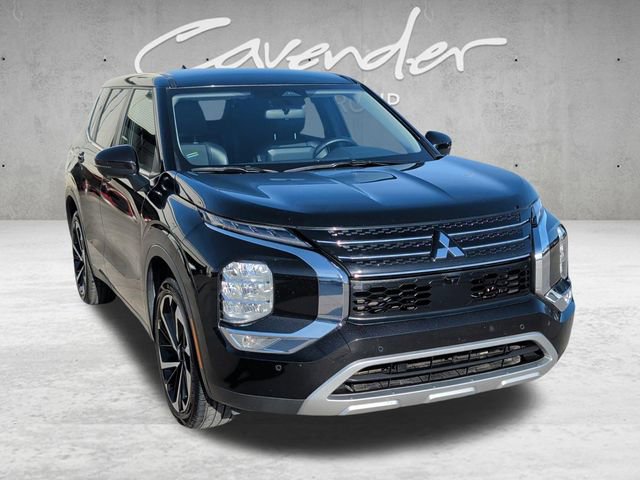 Used 2024 Mitsubishi Outlander SE Black Edition image 2