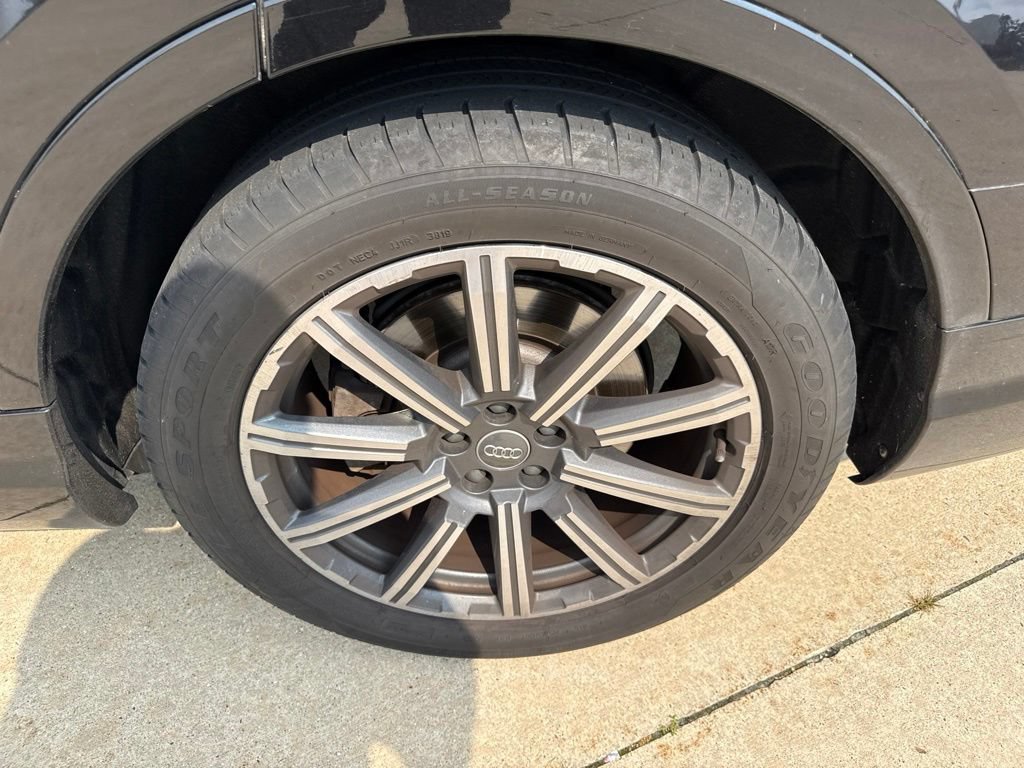 Used 2017 Audi Q7 3.0T Prestige AWD/4WD image 12