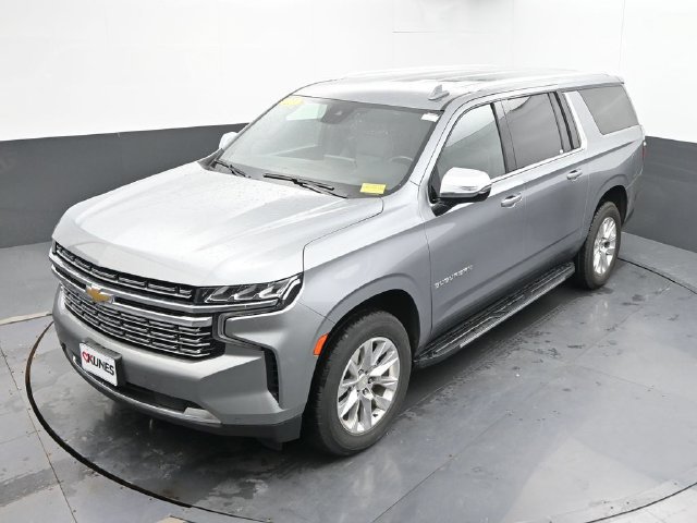 Used 2023 Chevrolet Suburban Premier AWD/4WD image 43