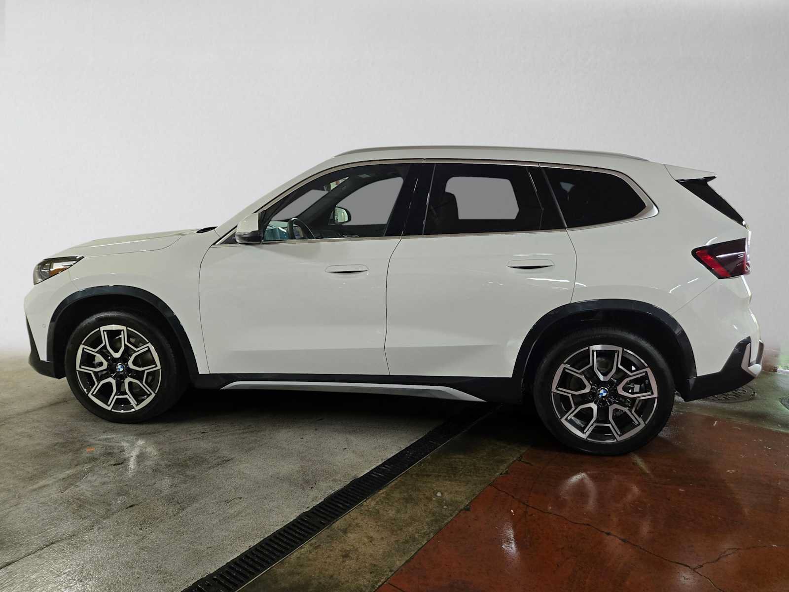 Used 2026 BMW X1 xDrive28i w/ Technology Package AWD/4WD image 7