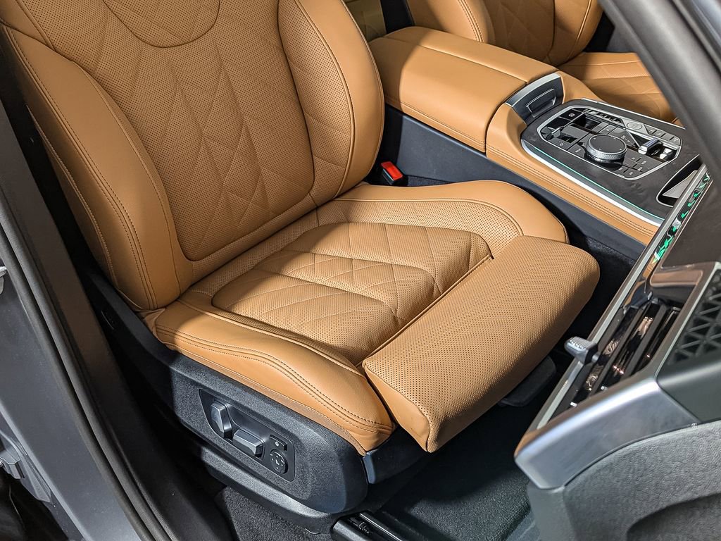 Used 2025 BMW X5 xDrive50e w/ Premium Package image 27