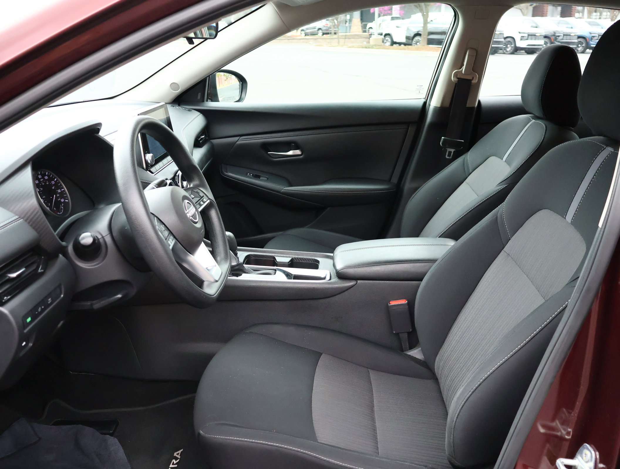 Used 2024 Nissan Sentra SV image 9