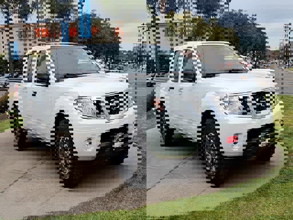 Used 2019 Nissan Frontier Desert Runner image 3