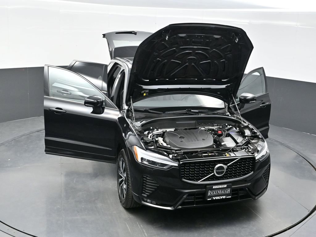 Used 2025 Volvo XC60 B5 Plus AWD/4WD image 39