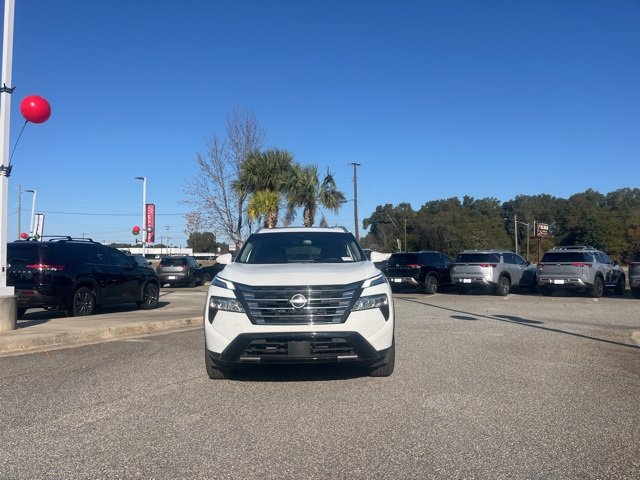 Used 2024 Nissan Rogue Platinum w/ Platinum Premium Package image 2