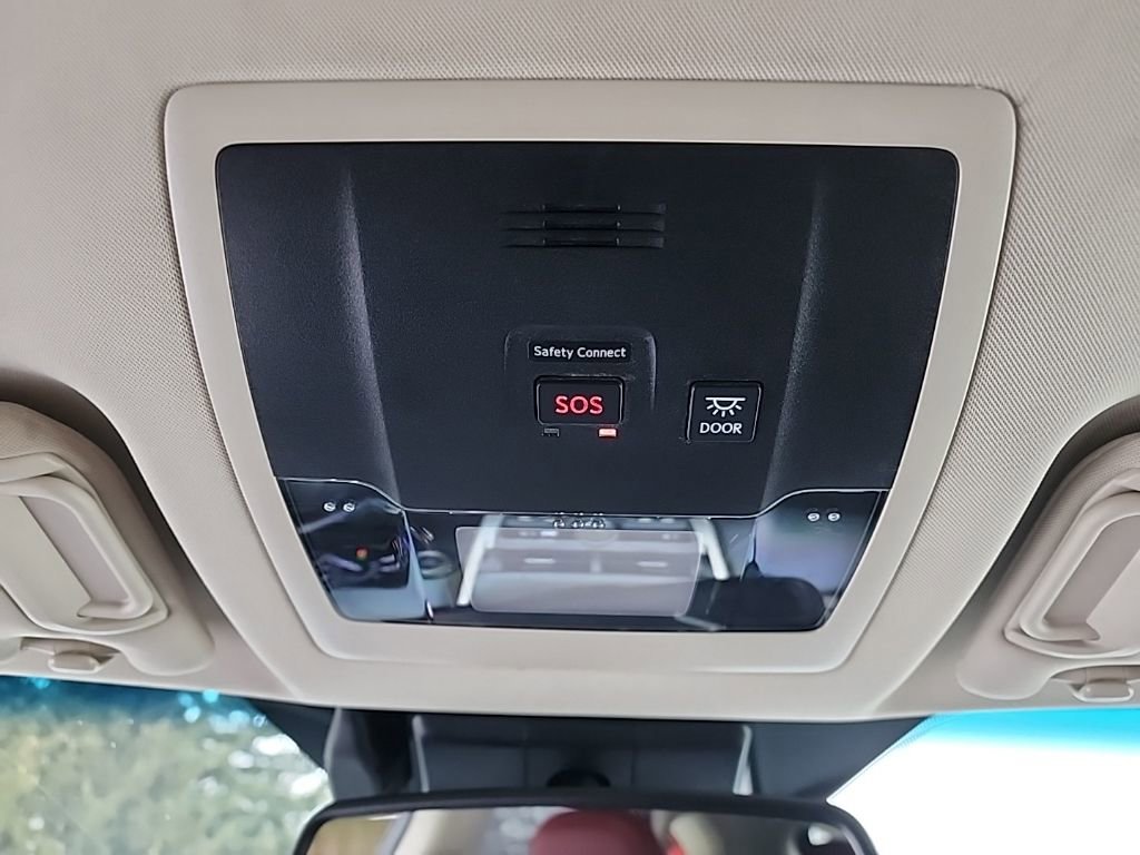 Used 2018 Lexus NX 300h AWD w/ Towing Package (1500 lbs) image 21