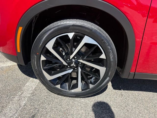 Used 2024 Mitsubishi Outlander SE AWD/4WD image 13